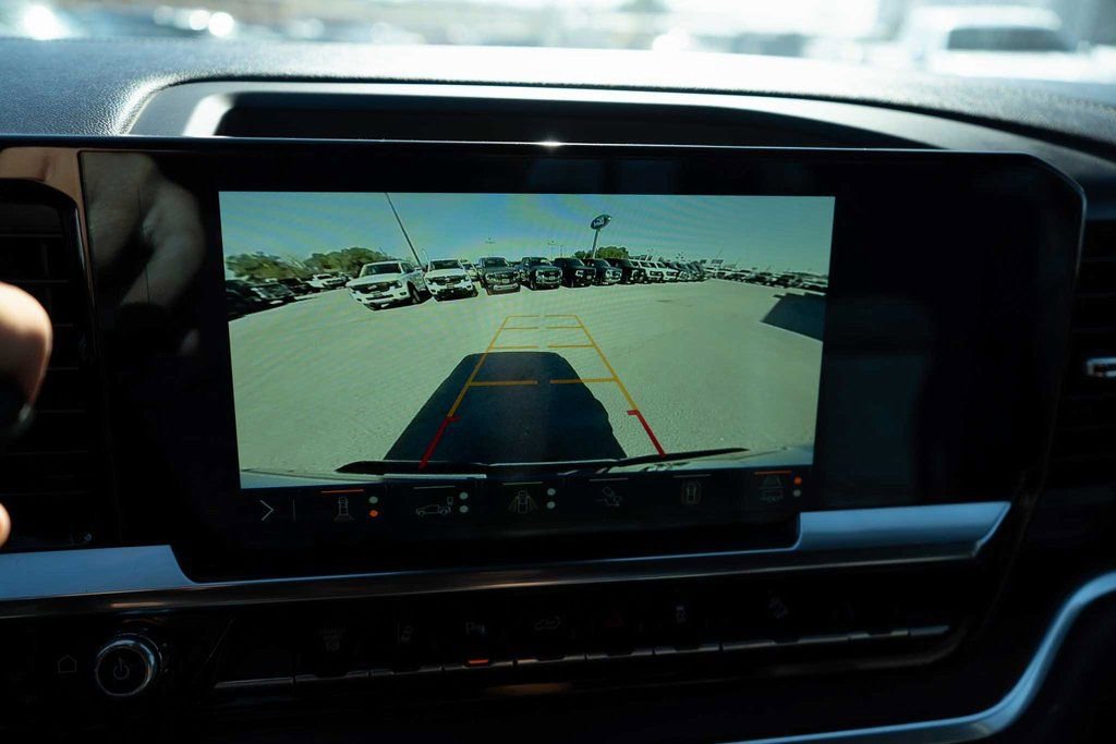 Used 2024 GMC Sierra 2500 SLT w/ SLT Premium Package image 24