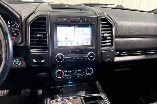 Used 2018 Ford Expedition Limited w/ Equipment Group 302A AWD/4WD image 15