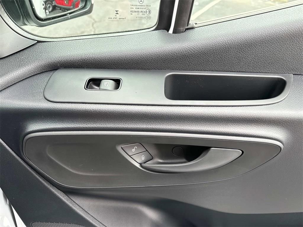 Used 2025 Mercedes-Benz Sprinter 2500 image 15