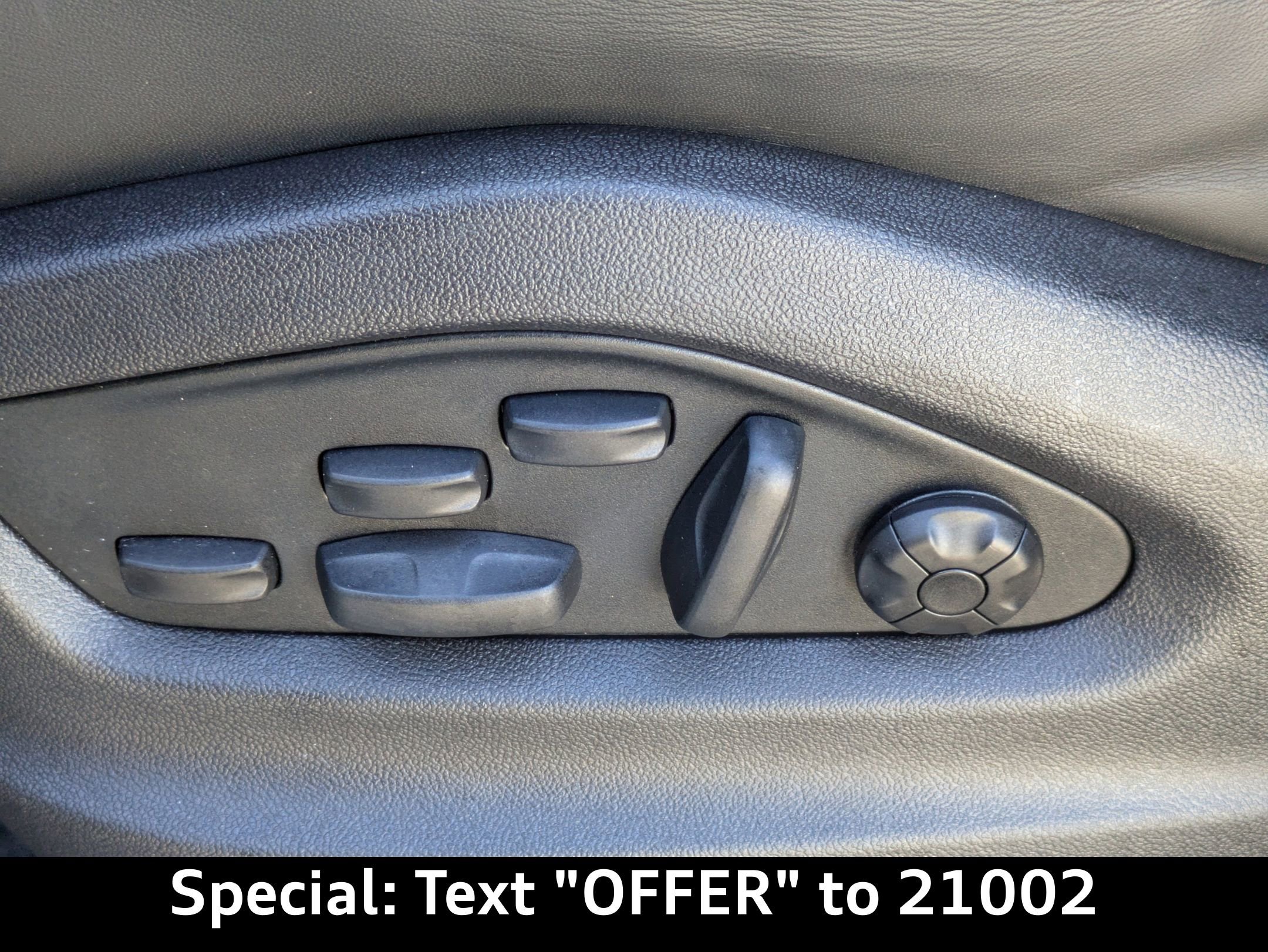 Used 2024 Porsche Cayenne Base image 23