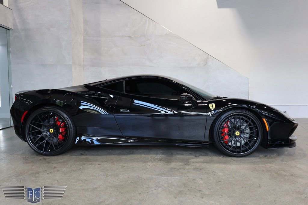 Used 2020 Ferrari F8 Tributo image 3