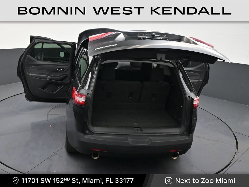 Used 2020 Chevrolet Traverse LS image 32