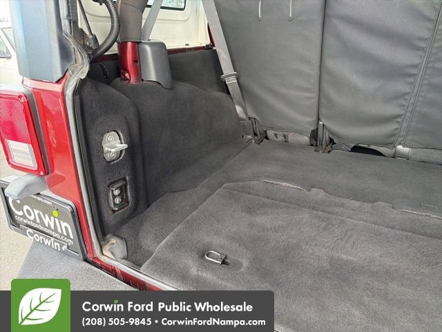 Used 2008 Jeep Wrangler Unlimited Sahara w/ Dual Top Group image 30