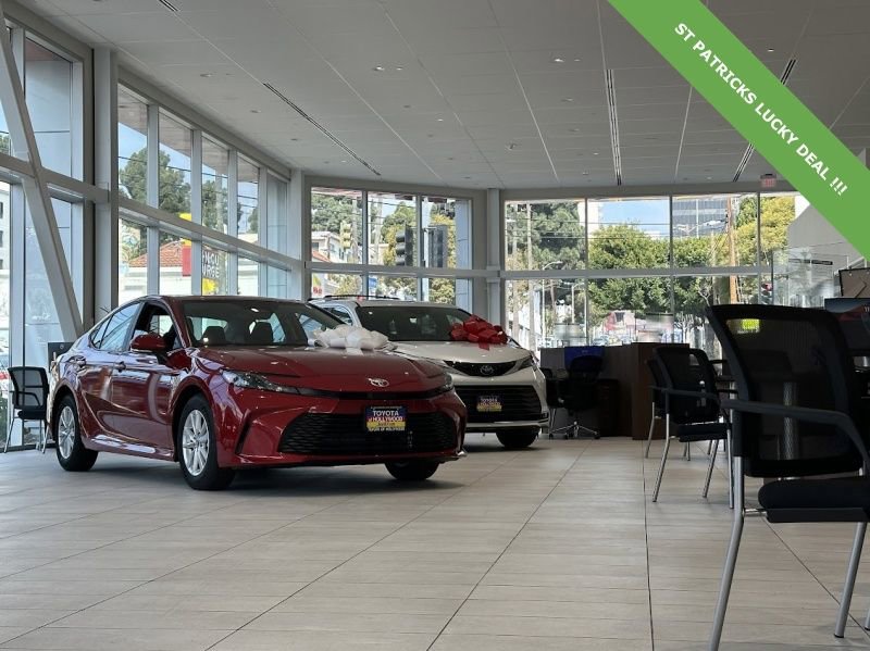 Used 2022 Toyota RAV4 SE w/ Convenience Package image 30