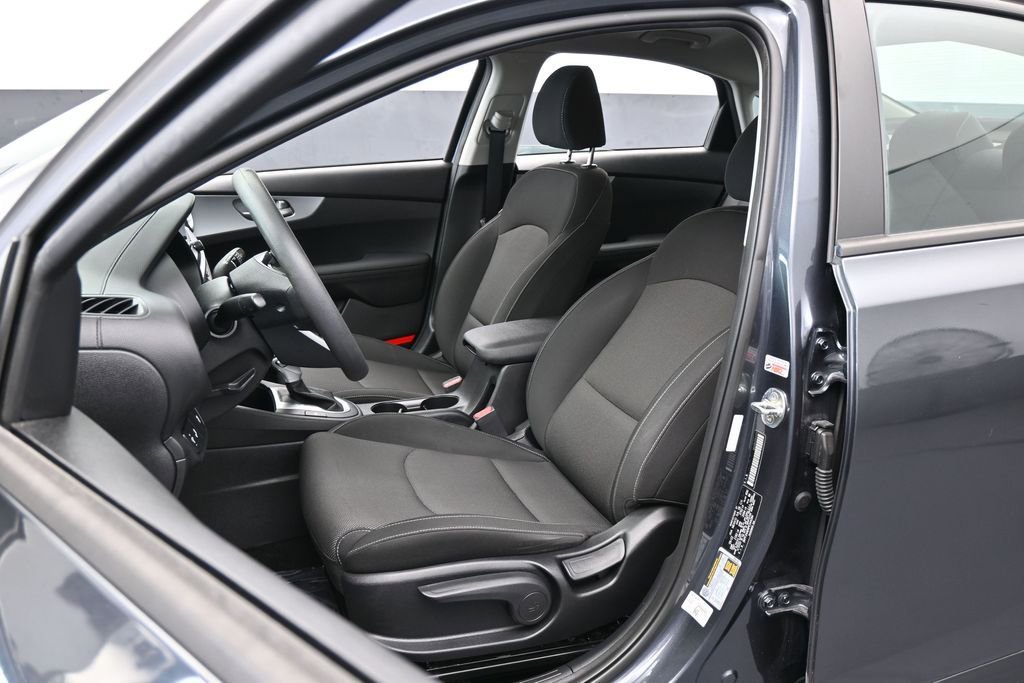 Used 2023 Kia Forte LXS w/ LXS Technology Package FWD image 10