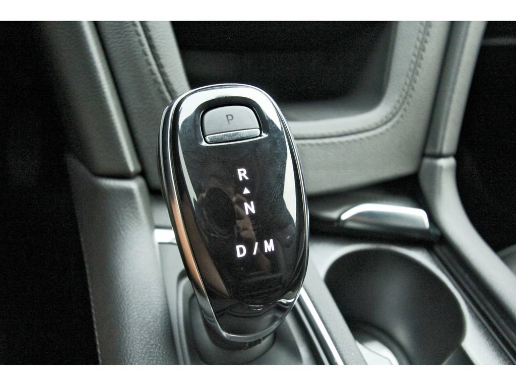 New 2025 Cadillac XT5 Luxury image 18