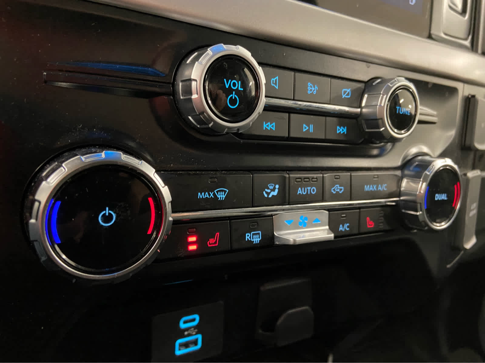 Used 2023 Ford F150 XLT w/ Equipment Group 302A High image 33