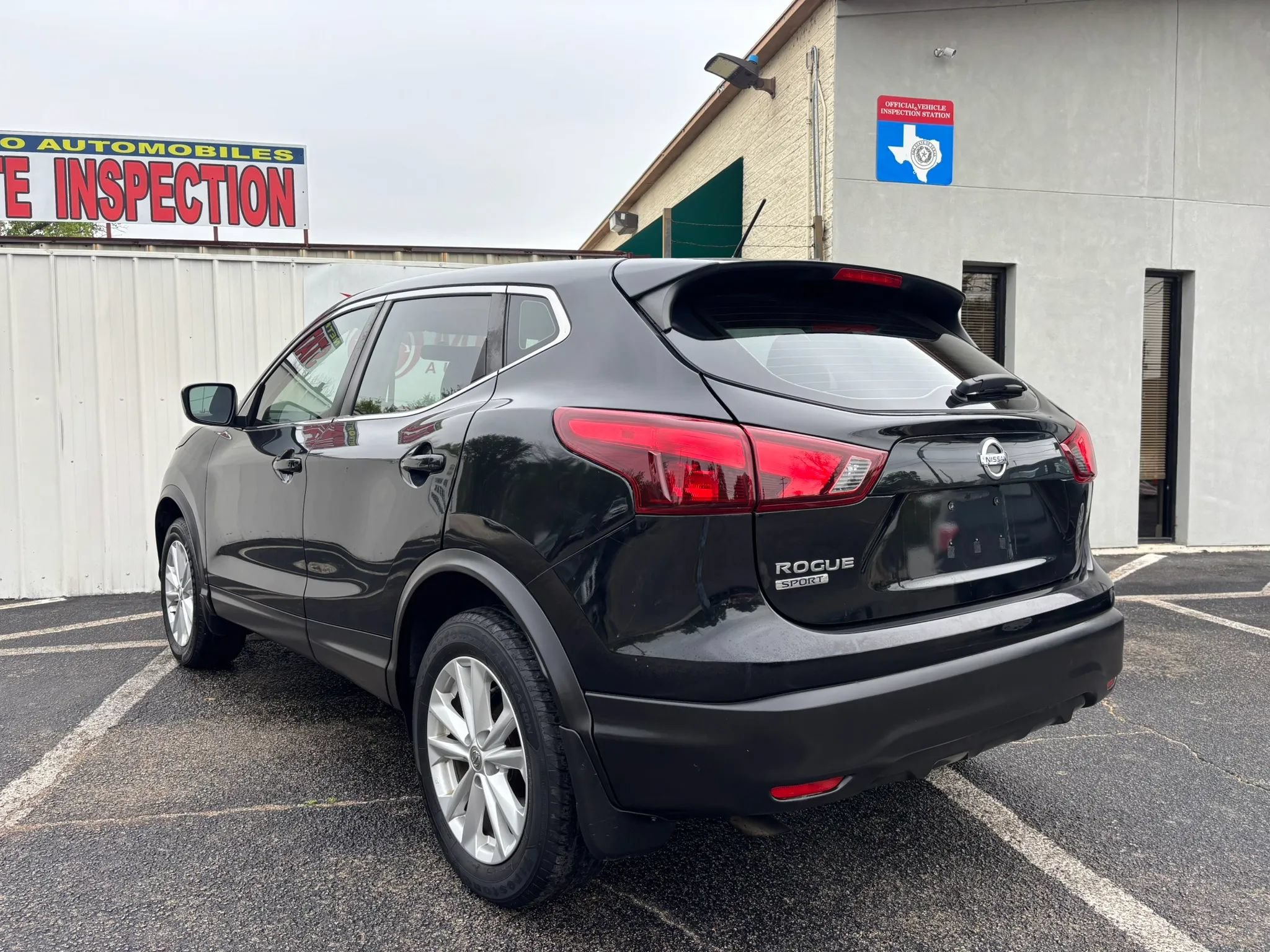 Used 2017 Nissan Rogue Sport S w/ S Appearance Package FWD image 3