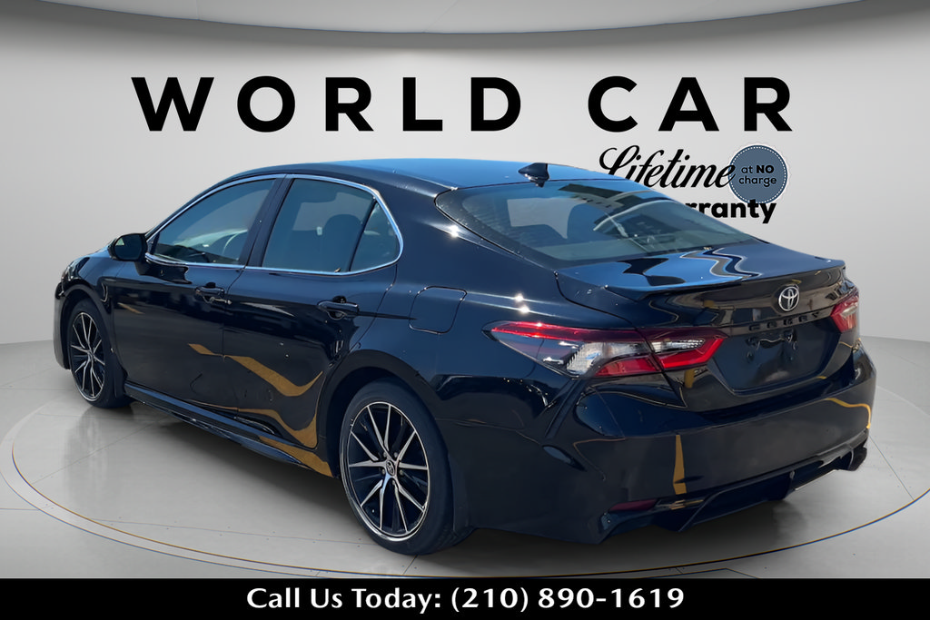 Used 2024 Toyota Camry SE FWD image 5