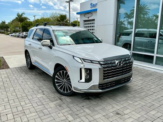 Used 2023 Hyundai Palisade Calligraphy w/ Winter Package image 1