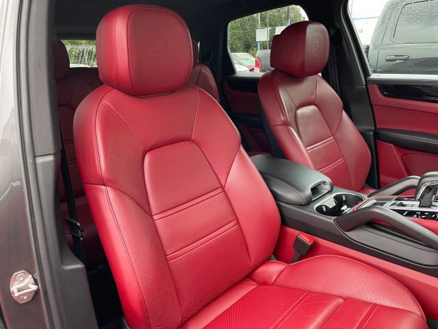 Used 2022 Porsche Cayenne S AWD/4WD image 4