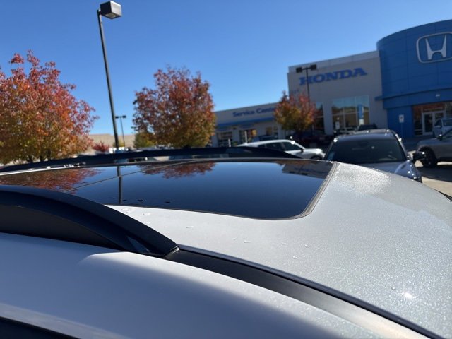 Used 2025 Honda Pilot TrailSport image 13