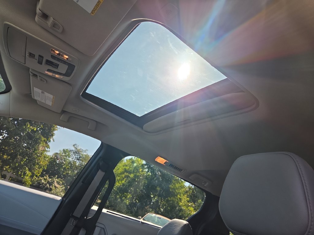 Used 2025 Toyota Sienna XLE w/ XLE Plus Package AWD/4WD image 43