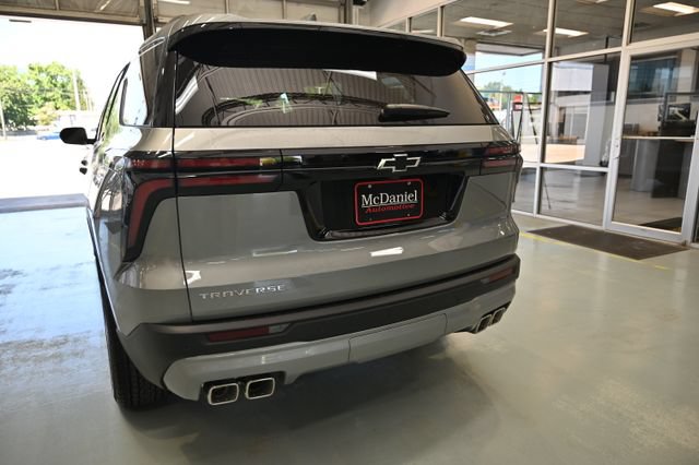 New 2026 Chevrolet Traverse LT w/ LPO, Floor Liner Package FWD image 6