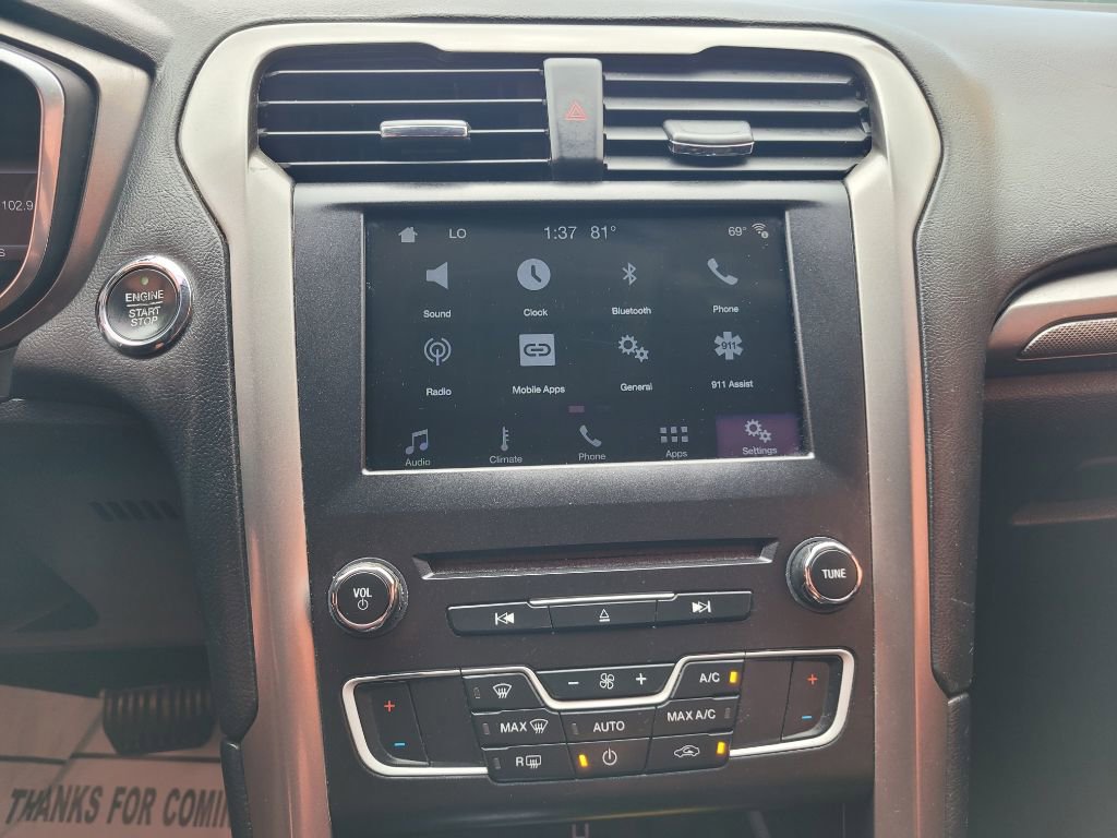 Used 2017 Ford Fusion SE w/ Fusion SE Technology Package image 24