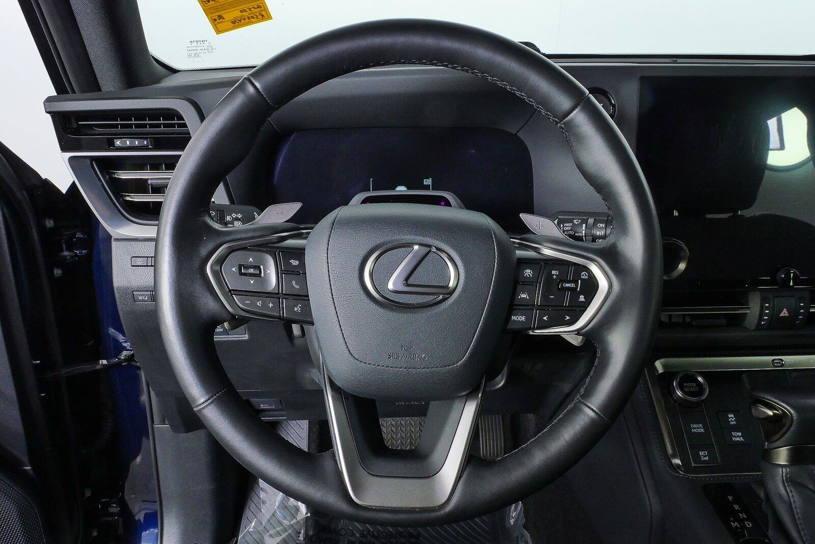 Used 2024 Lexus GX 550 w/ Accessory Package (Z1) AWD/4WD image 9