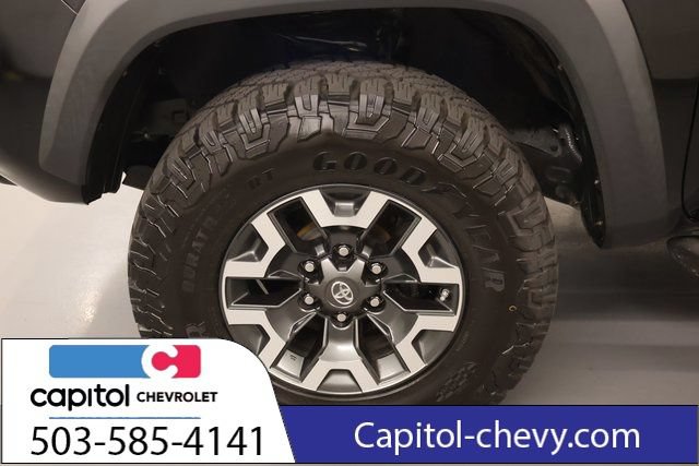 Used 2019 Toyota Tacoma TRD Off-Road w/ TRD Premium Off Road Package AWD/4WD image 9