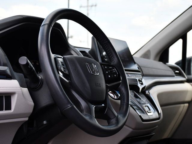 Used 2025 Honda Odyssey Elite image 10