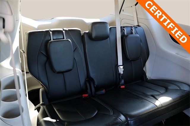 Used 2024 Chrysler Pacifica Select image 19