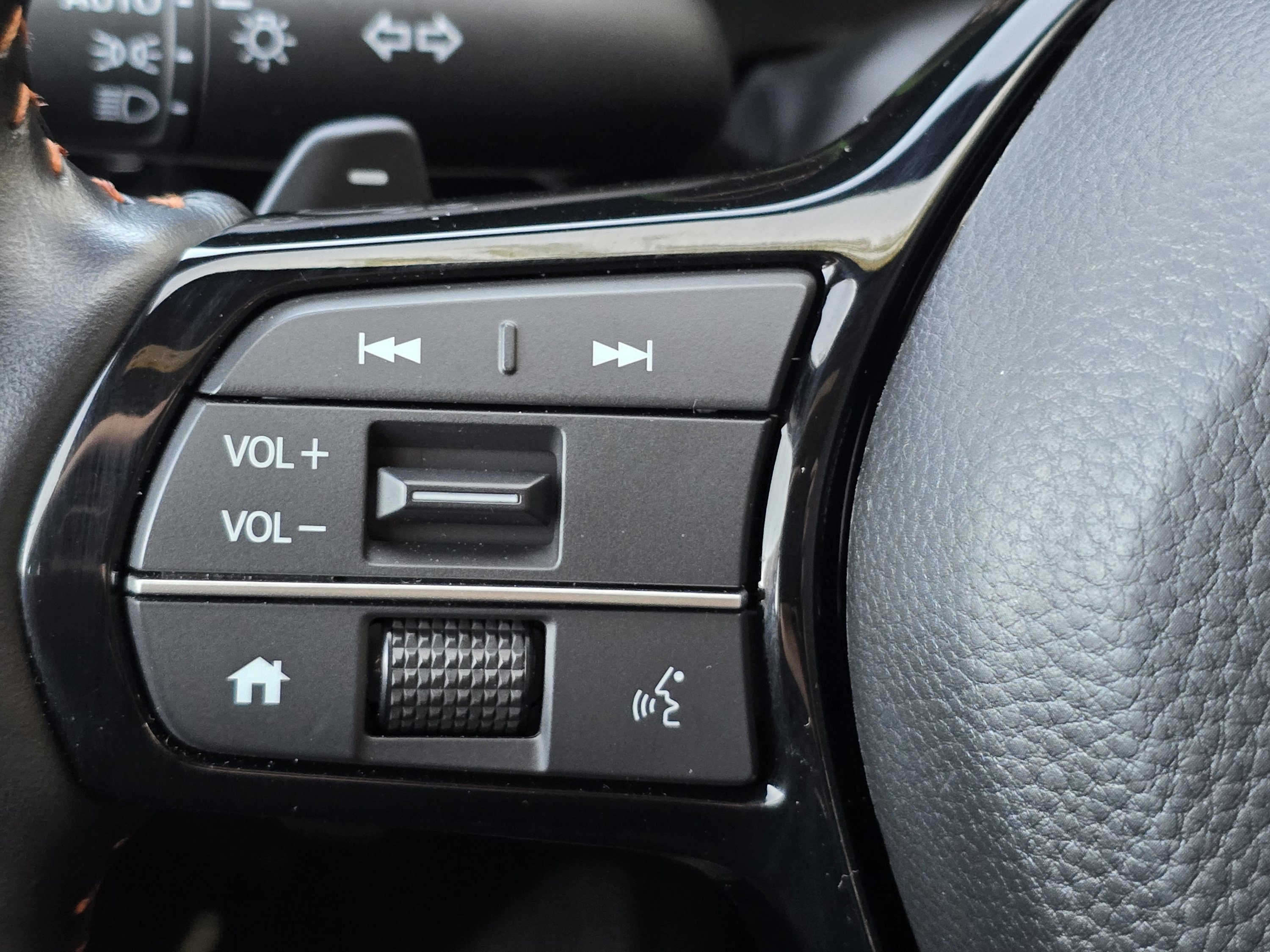 Certified 2025 Honda CR-V Sport Touring image 19