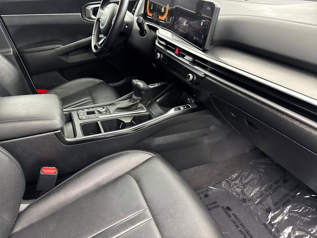 Used 2024 Kia Sorento S image 16
