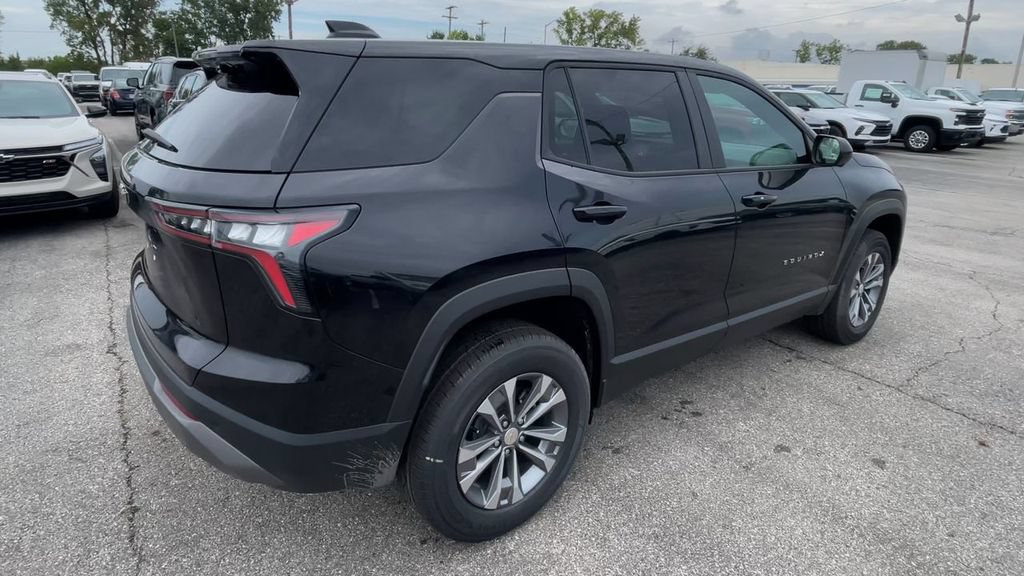 New 2026 Chevrolet Equinox LT w/ Convenience Package II FWD image 2