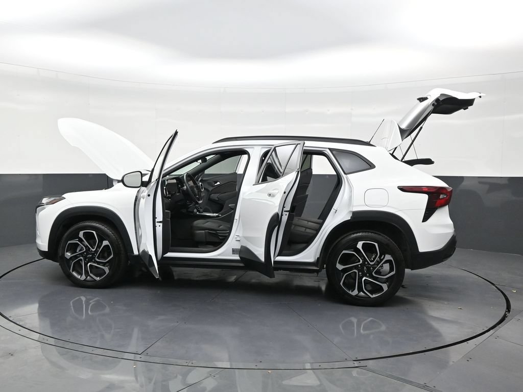 Used 2025 Chevrolet Trax ACTIV w/ Driver Confidence Package FWD image 27
