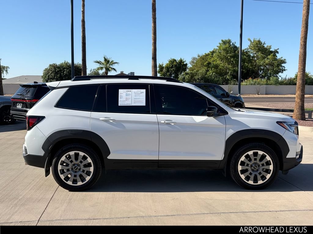Used 2025 Honda Passport Black Edition image 7