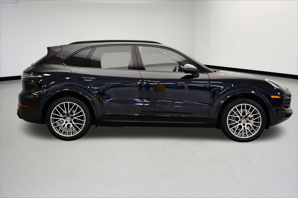 Used 2022 Porsche Cayenne Platinum Edition image 8