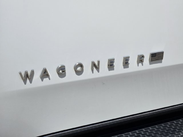 Certified 2024 Jeep Wagoneer Series II w/ Flexible Seating Group AWD/4WD image 12