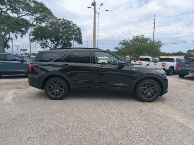 New 2026 Ford Explorer ST-Line w/ ST-Line Street Pack RWD image 4