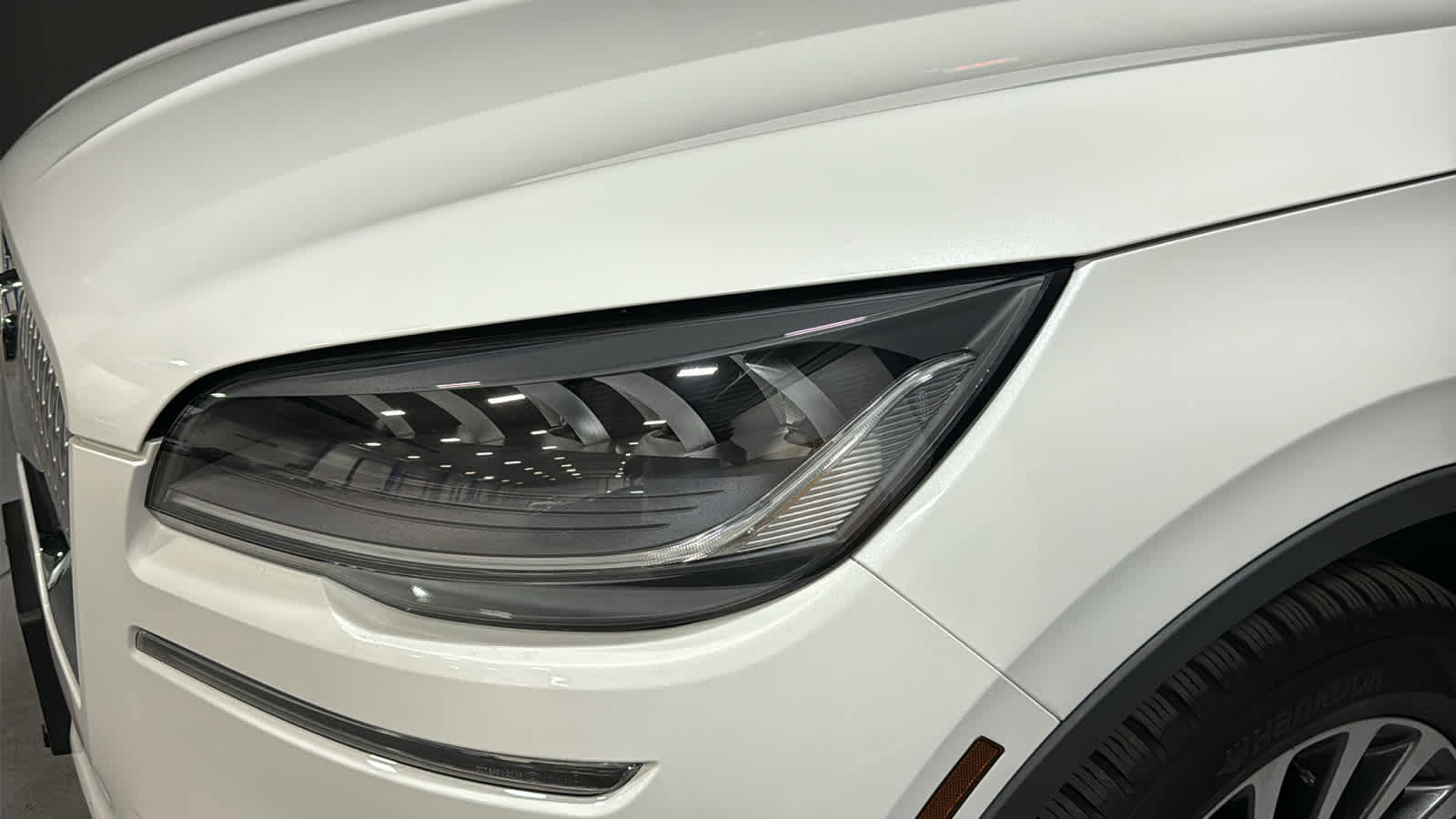 Used 2023 Lincoln Aviator Reserve w/ Equipment Group 201A AWD/4WD image 7