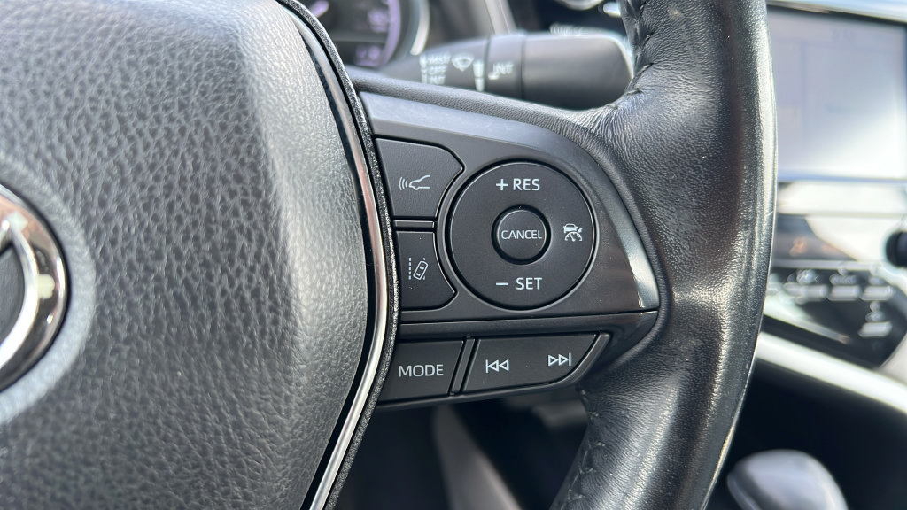 Used 2019 Toyota Camry SE w/ Convenience Package FWD image 18