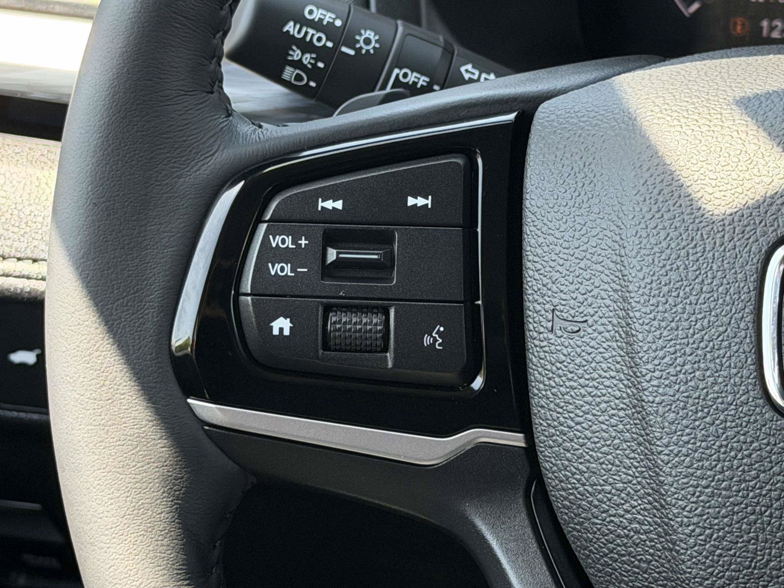 Certified 2026 Honda Odyssey Elite image 17
