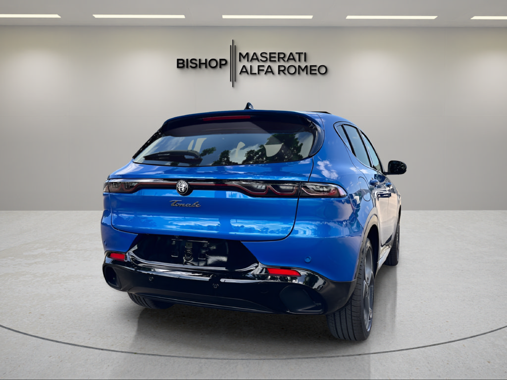 New 2026 Alfa Romeo Tonale w/ Black Premium Package AWD/4WD image 5