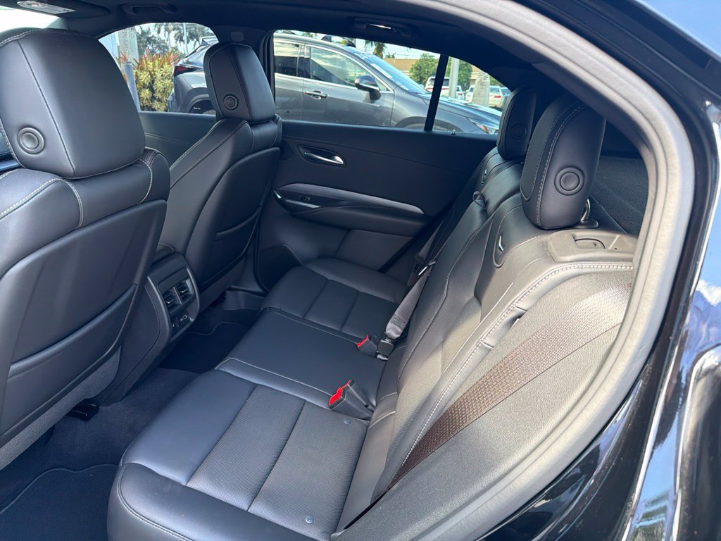 Used 2024 Cadillac XT4 Premium Luxury FWD image 5