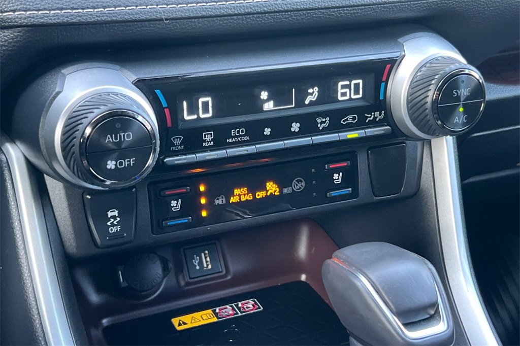 Used 2025 Toyota RAV4 Limited image 22