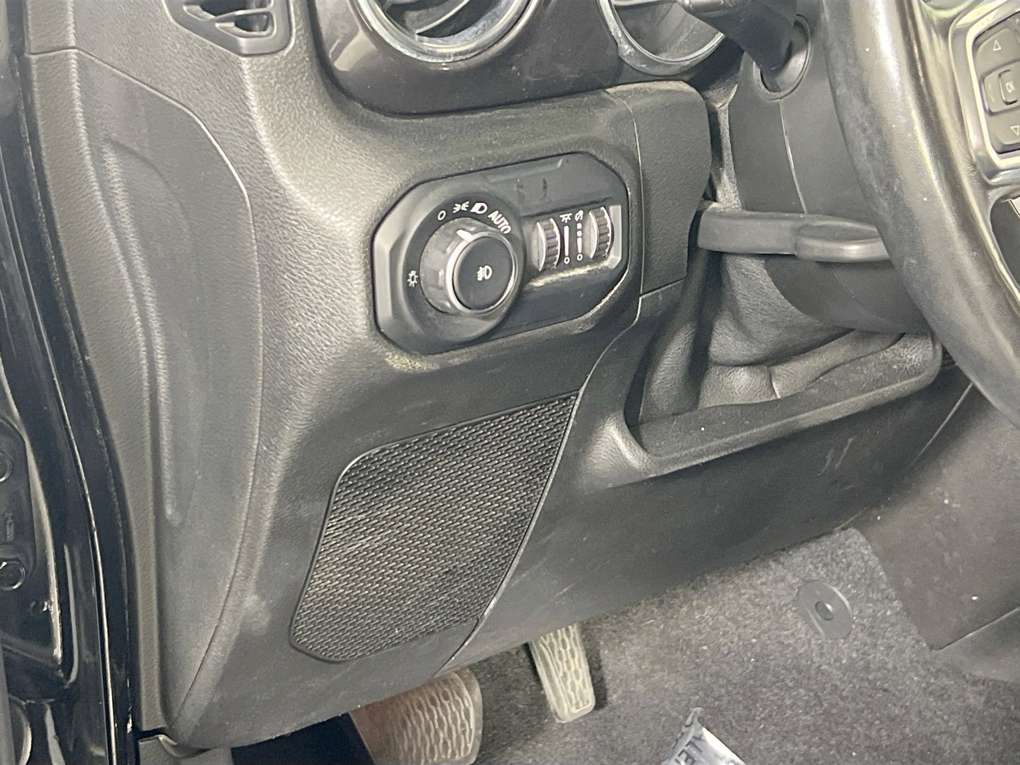 Used 2021 Jeep Wrangler Unlimited Sahara image 10