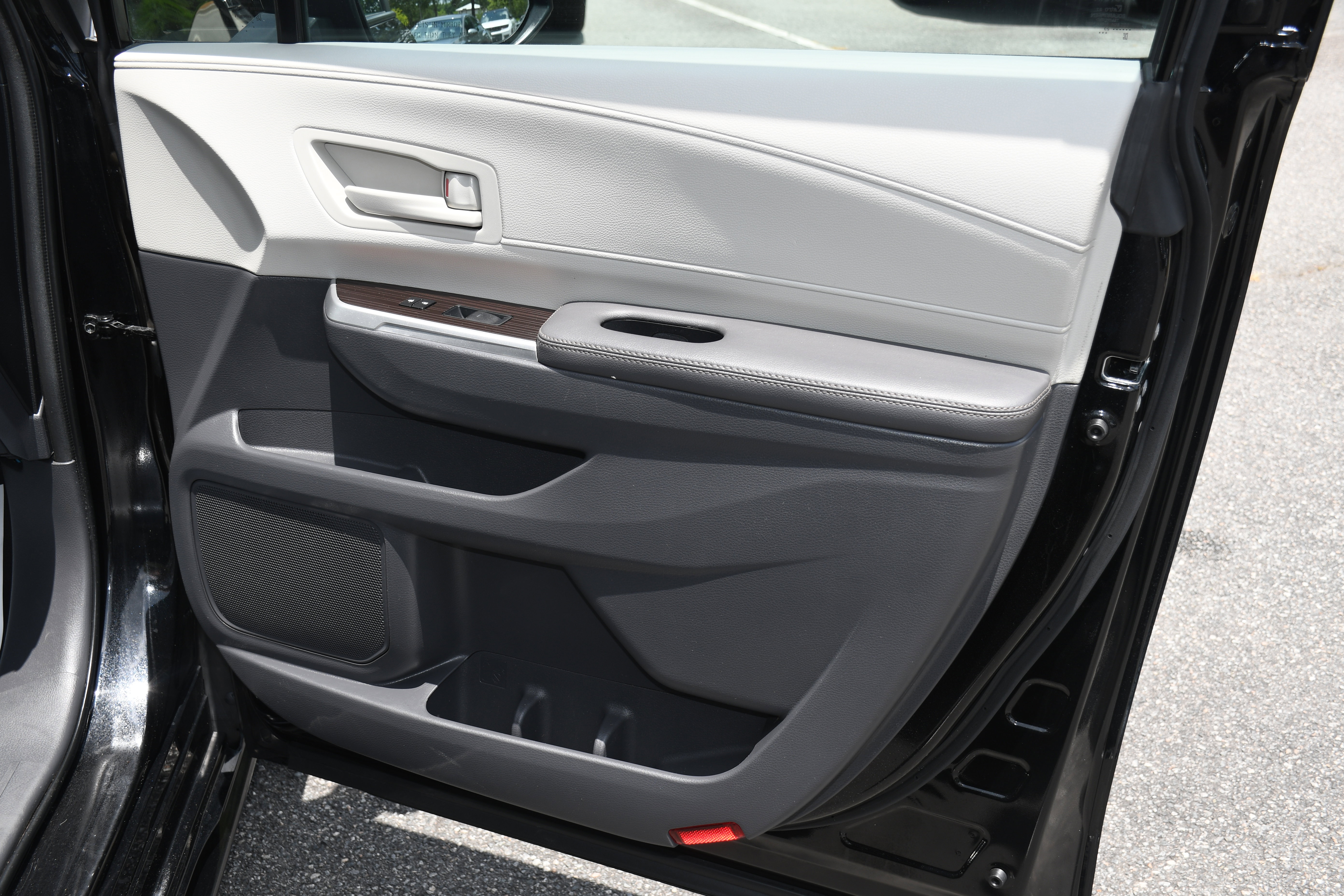 Used 2023 Toyota Sienna LE image 17