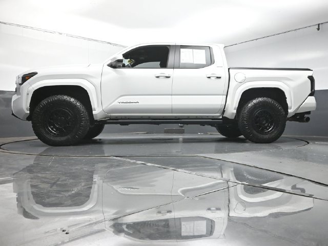 Used 2024 Toyota Tacoma SR5 w/ SR5 Upgrade Package RWD image 38
