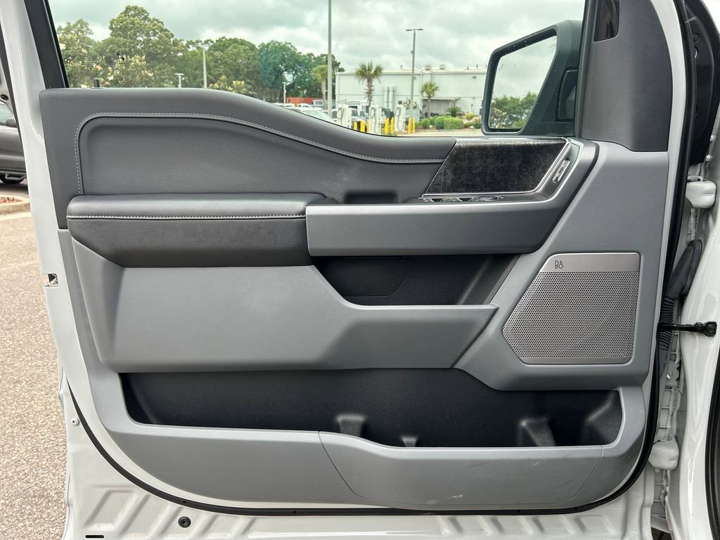 Used 2024 Ford F150 Lightning Flash AWD/4WD image 9