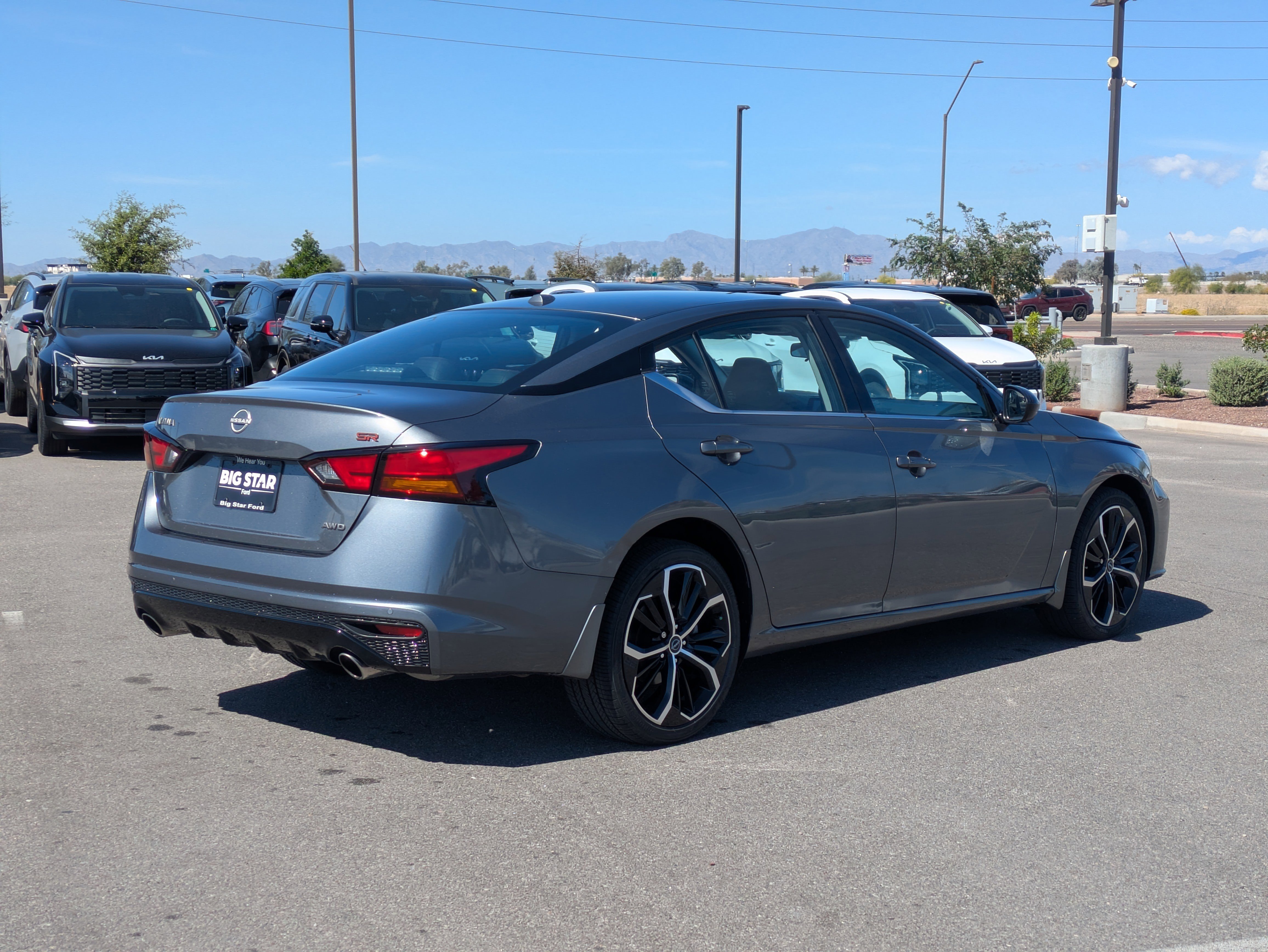 Used 2024 Nissan Altima 2.5 SR image 5