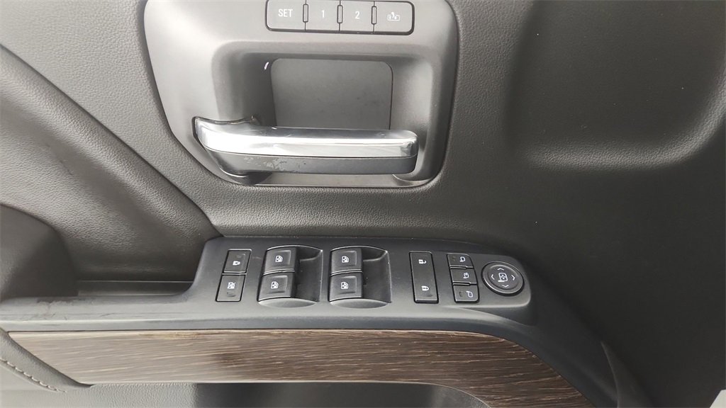 Used 2017 GMC Sierra 2500 Denali w/ Suspension Package, Off-Road image 29