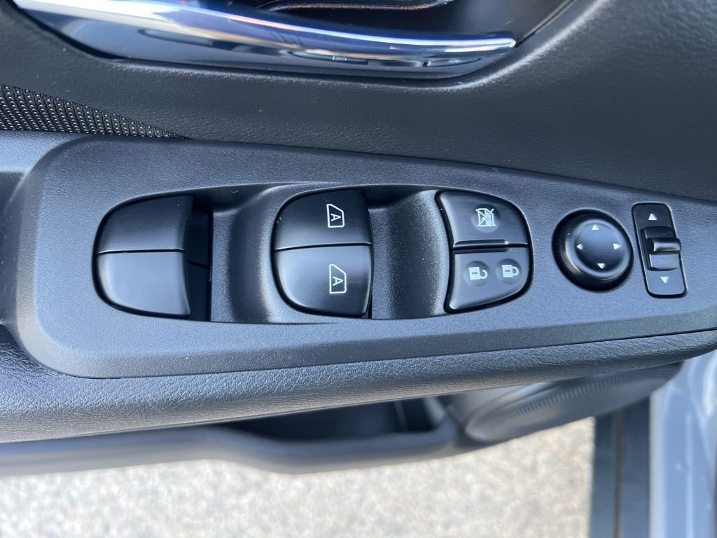 Certified 2023 Nissan Kicks SV FWD image 50