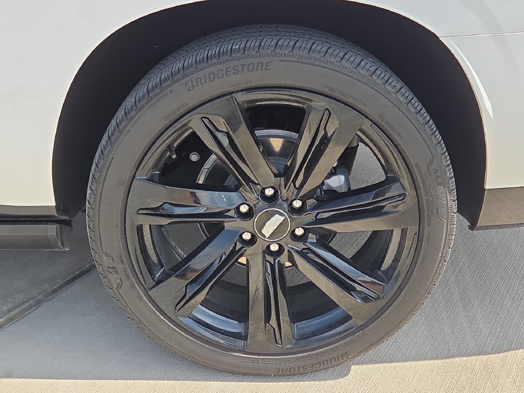Used 2025 Cadillac Escalade ESV Sport Platinum w/ LPO, Floor Liner Package AWD/4WD image 11