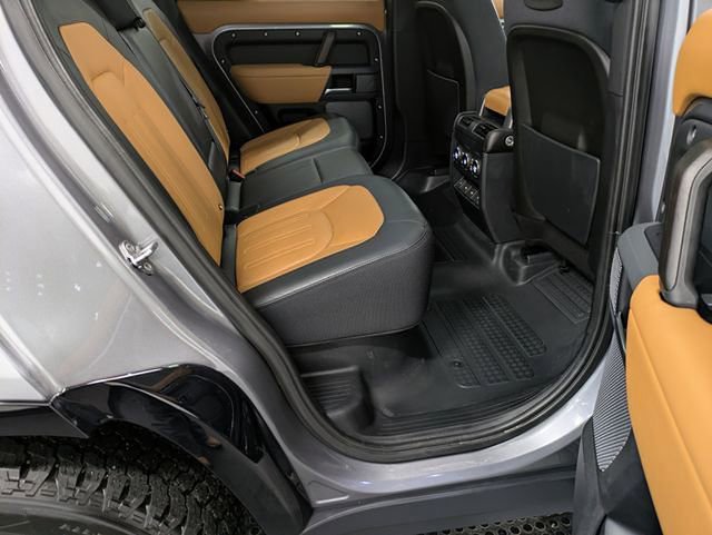 Used 2020 Land Rover Defender 110 X image 26