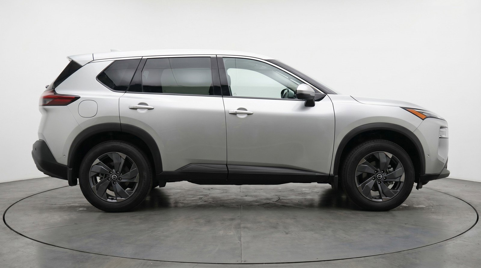 Used 2025 Nissan Rogue SV FWD image 11