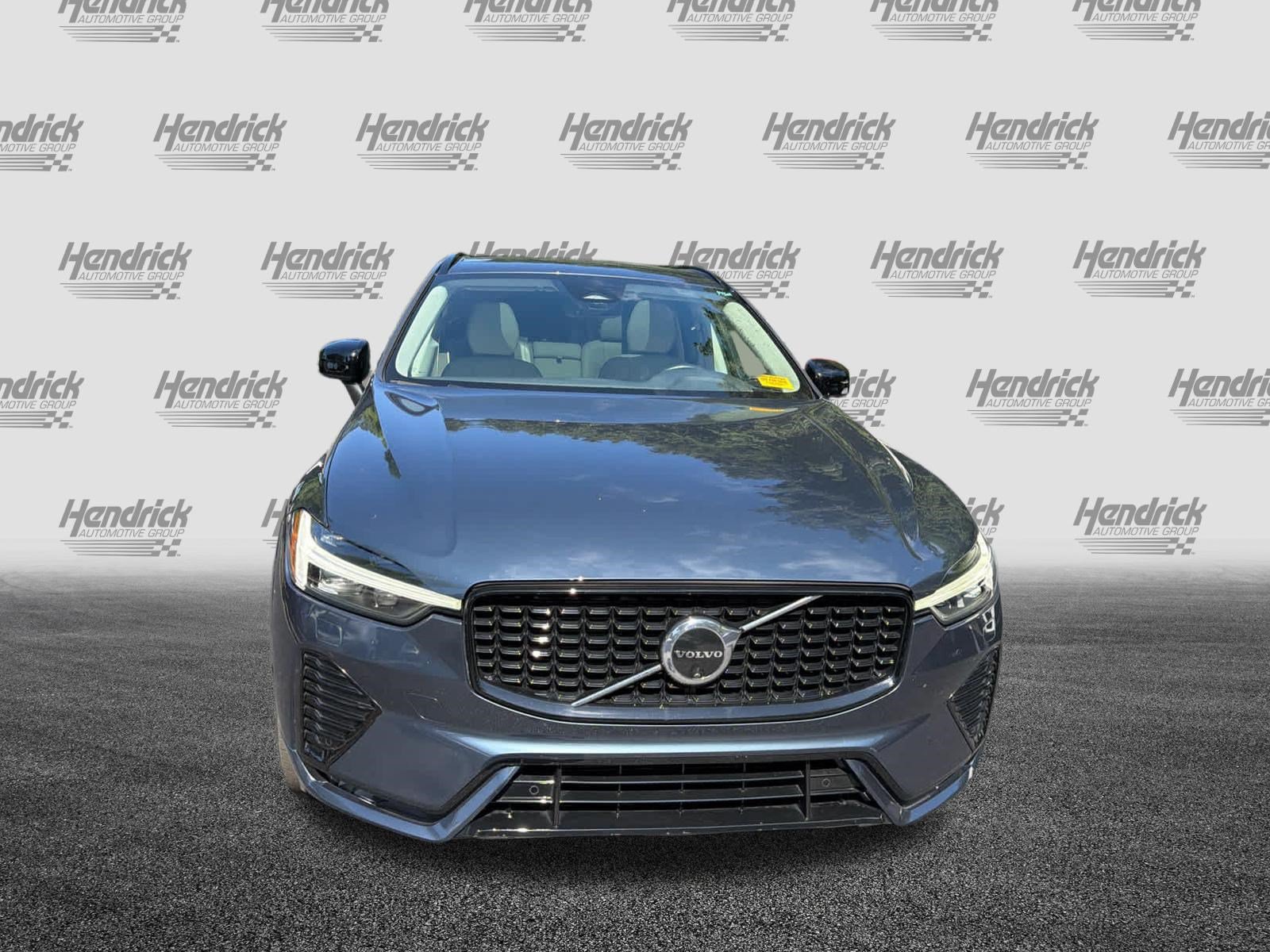Used 2024 Volvo XC60 B5 Plus w/ Protection Package Premier AWD/4WD image 3