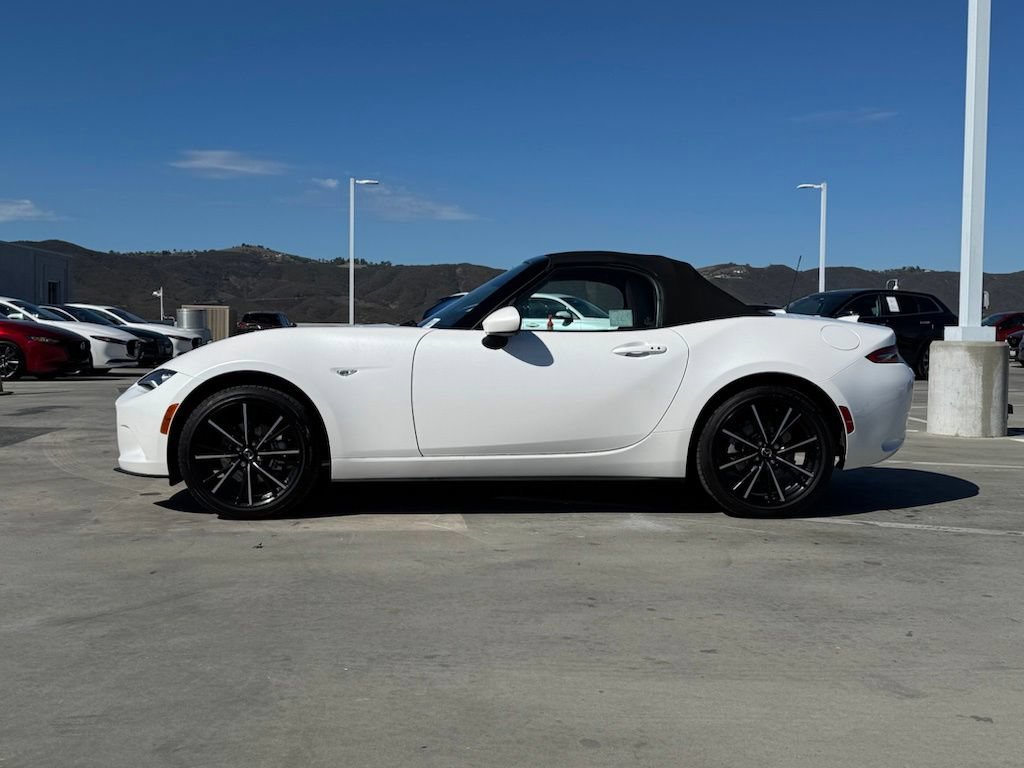 Used 2025 MAZDA MX-5 Miata Grand Touring RWD image 6