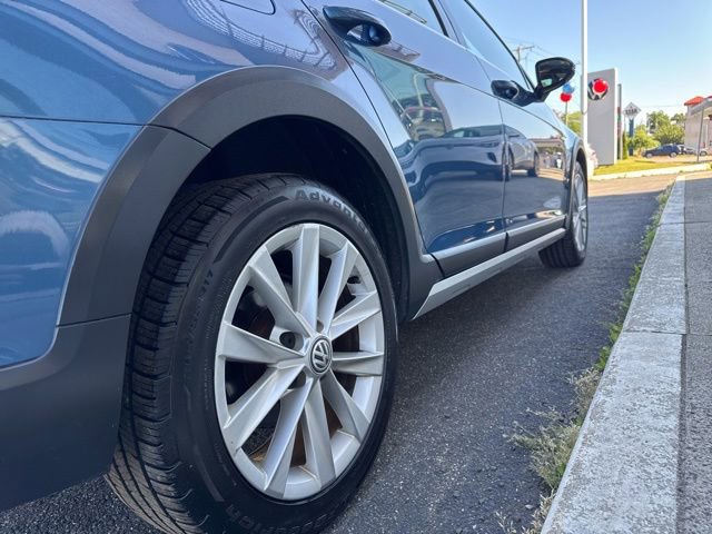 Used 2018 Volkswagen Golf Alltrack SE AWD/4WD image 26